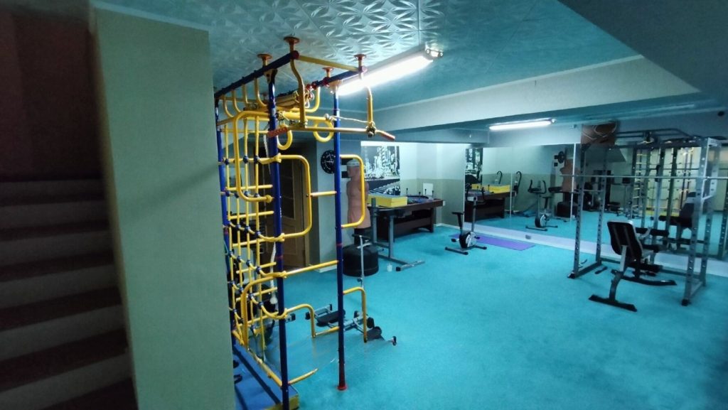 Продам дом, 6 комнат, 435 м², этажей: 2, участок: 12 соток в собственности