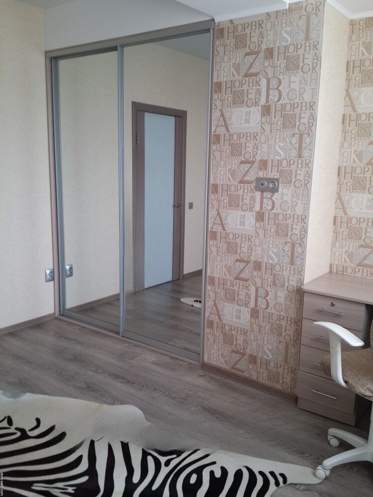 Сдам квартиру, 3 комнаты, 98 м², этаж: 4/13