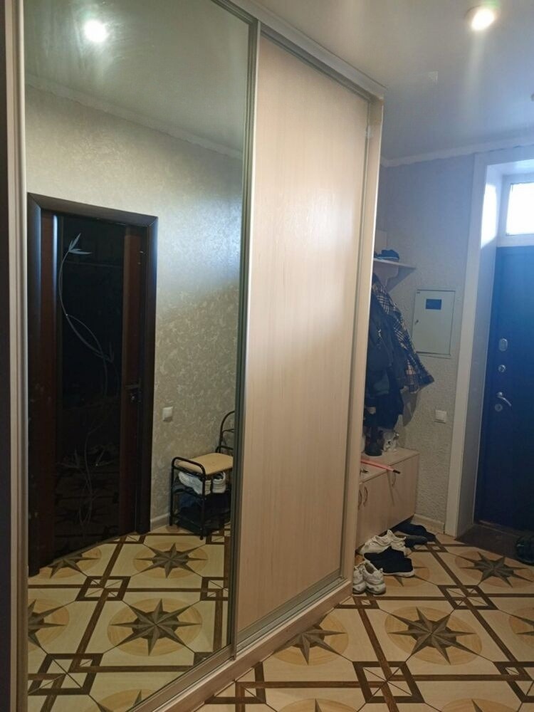 Продам дом, 6 комнат, 140 м², этажей: 2, участок: 6 соток в собственности
