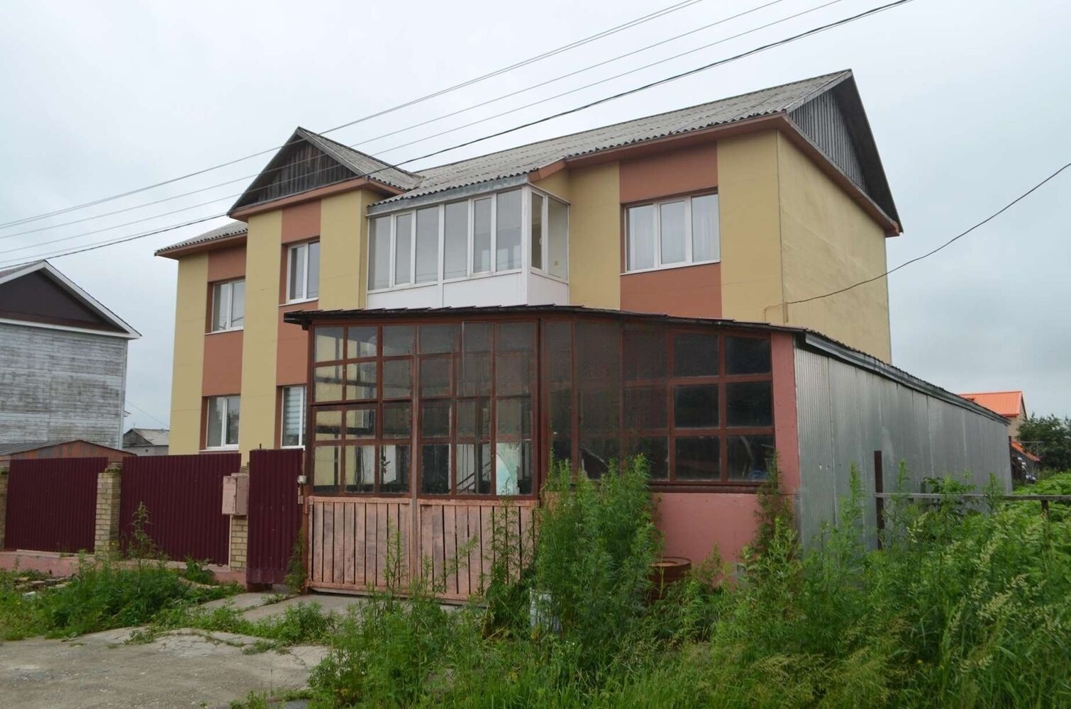 Продам дом, 5 комнат, 289 м², этажей: 2, участок: 13,5 сотки в собственности