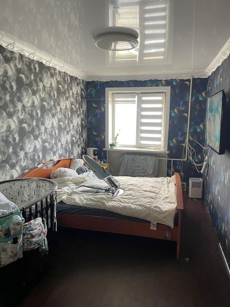 Продам квартиру, 3 комнаты, брежневка, 57 м², этаж: 2/5