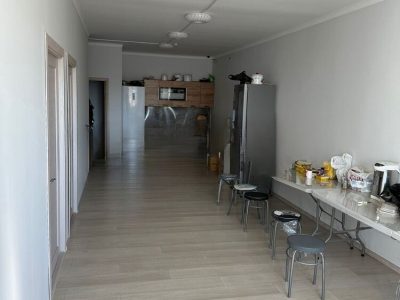 Продам дом, 8 комнат, 362 м², этажей: 3, участок: 9 соток в собственности