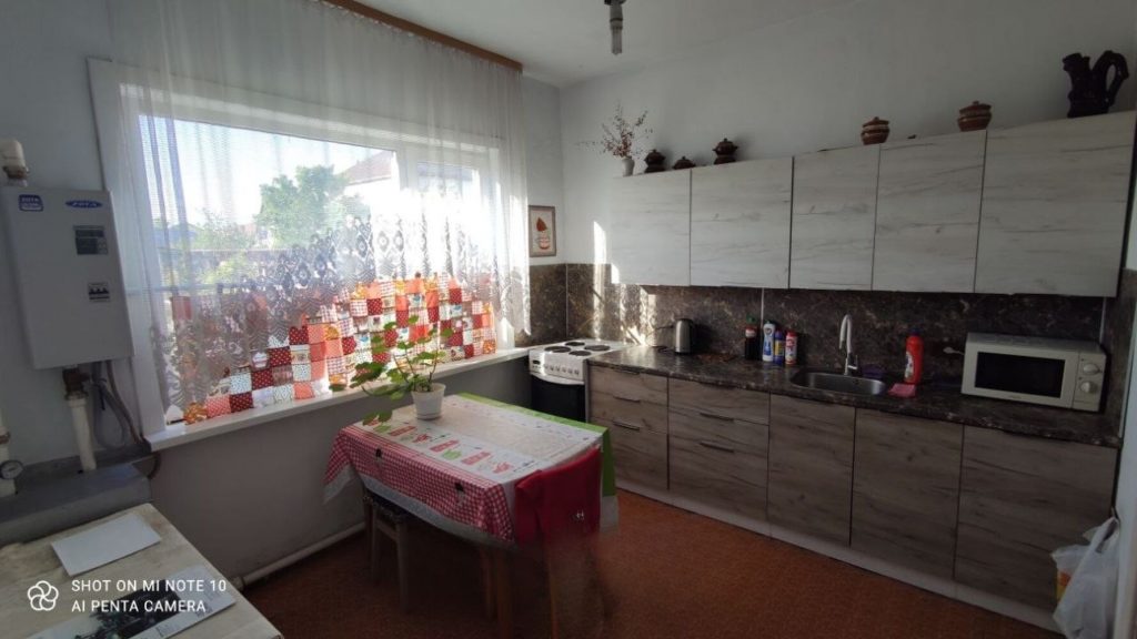 Продам дом, 4 комнаты, 118 м², этажей: 1, участок: 10 соток в собственности