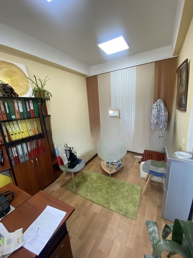 Продам офис, 110 м², этаж: 4/4