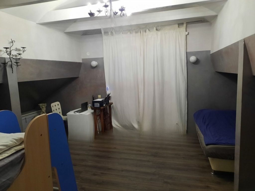 Продам дом, 7 комнат, 160 м², этажей: 2, участок: 15,3 сотки в собственности