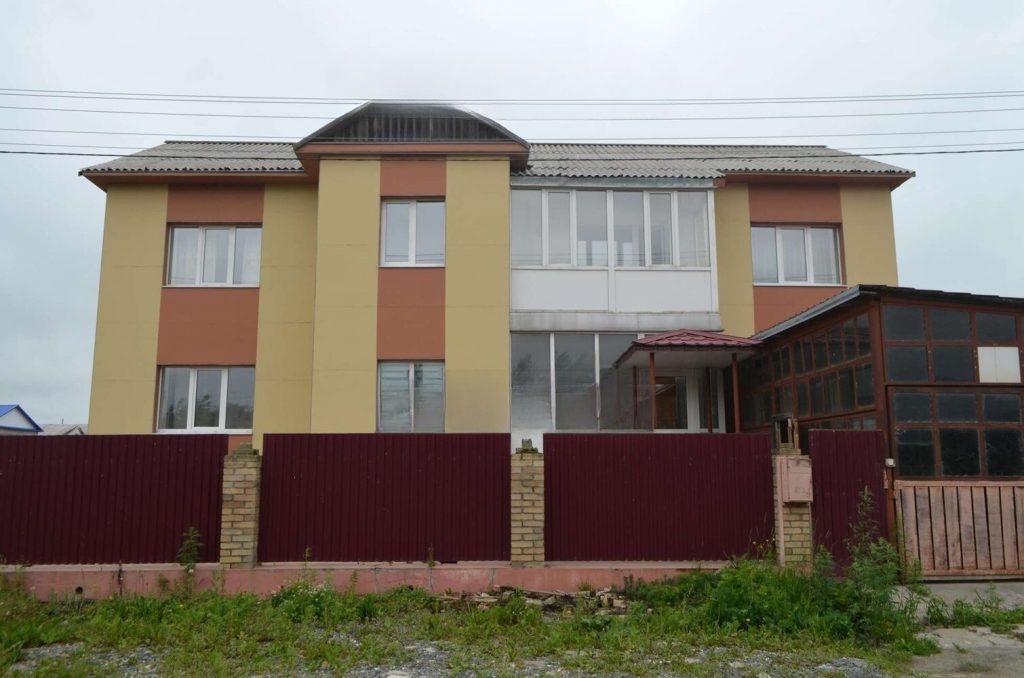 Продам дом, 5 комнат, 289 м², этажей: 2, участок: 13,5 сотки в собственности