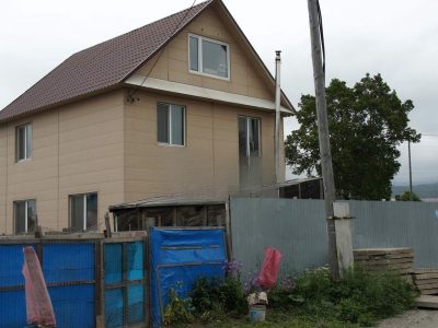 Продам дом, 6 комнат, 144 м², этажей: 3, участок: 250 м² в собственности