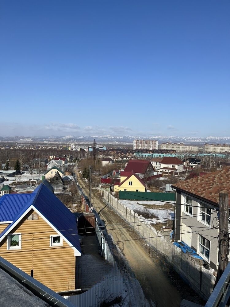 Продам дом, 5 комнат, 180 м², этажей: 2, участок: 5 соток в собственности