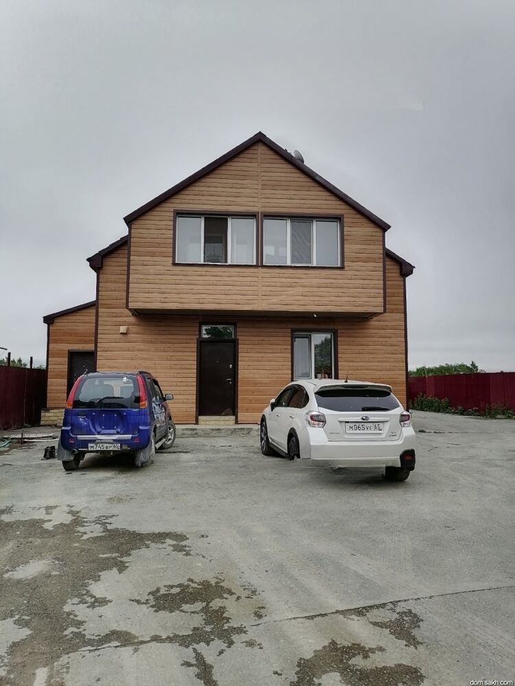 Продам дом, 6 комнат, 140 м², этажей: 2, участок: 6 соток в собственности