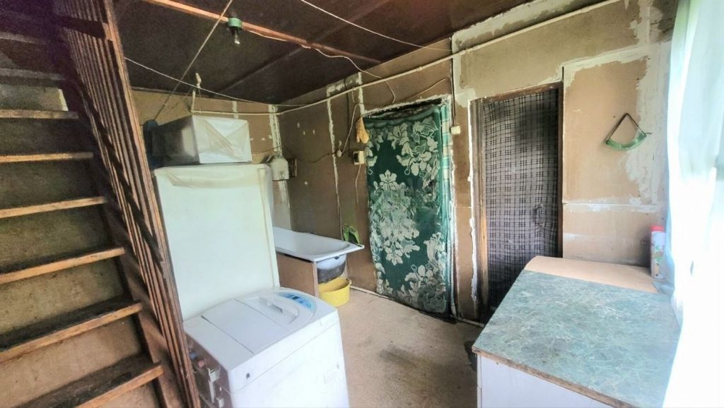 Продам дом, 2 комнаты, 44 м², этажей: 2, участок: 8,72 сотки в собственности