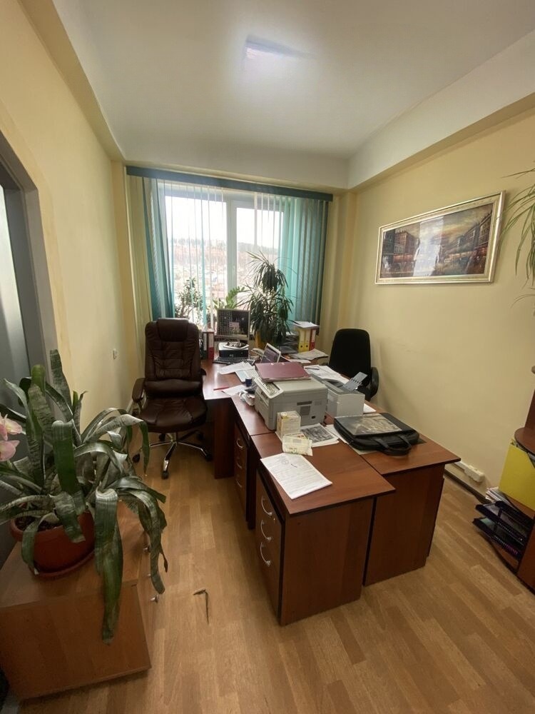 Продам офис, 110 м², этаж: 4/4