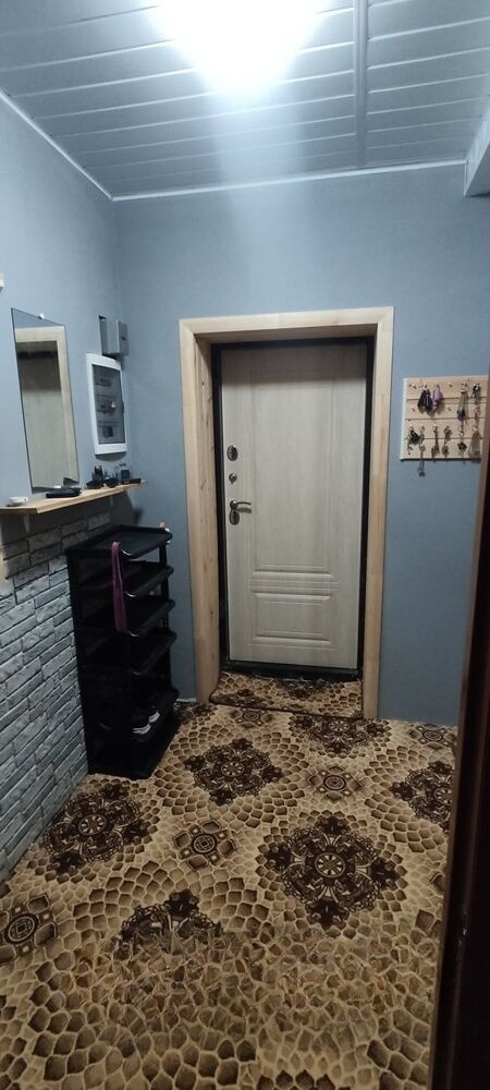 Продам дом, 6 комнат, 204 м², этажей: 2, участок: 6 соток в собственности