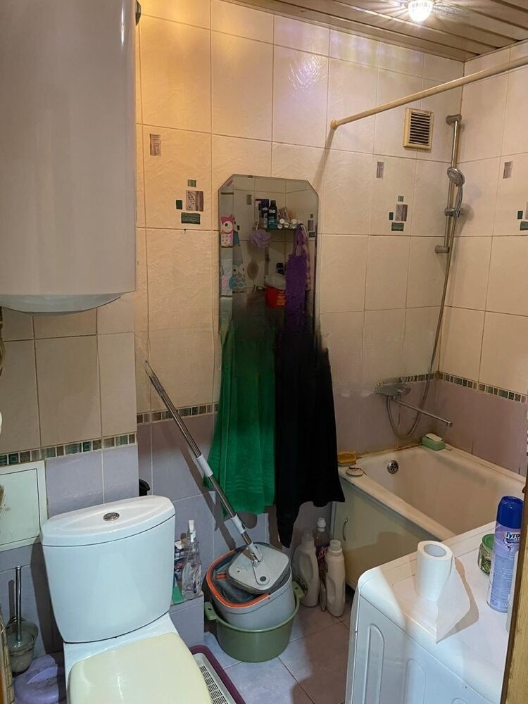 Продам квартиру, 3 комнаты, брежневка, 57 м², этаж: 2/5