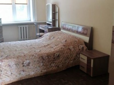 Сдам квартиру, 2 комнаты, 54 м², этаж: 2/4