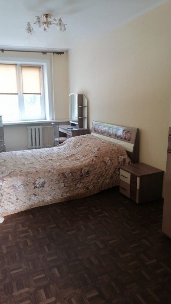 Сдам квартиру, 2 комнаты, 54 м², этаж: 2/4