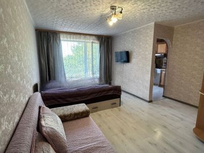 Сдам квартиру, 1 комната, 30 м², этаж: 1/9