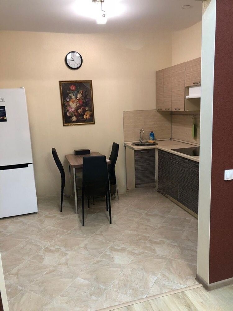 Сдам квартиру, 1 комната, индивидуальная, 40 м², этаж: 1/2