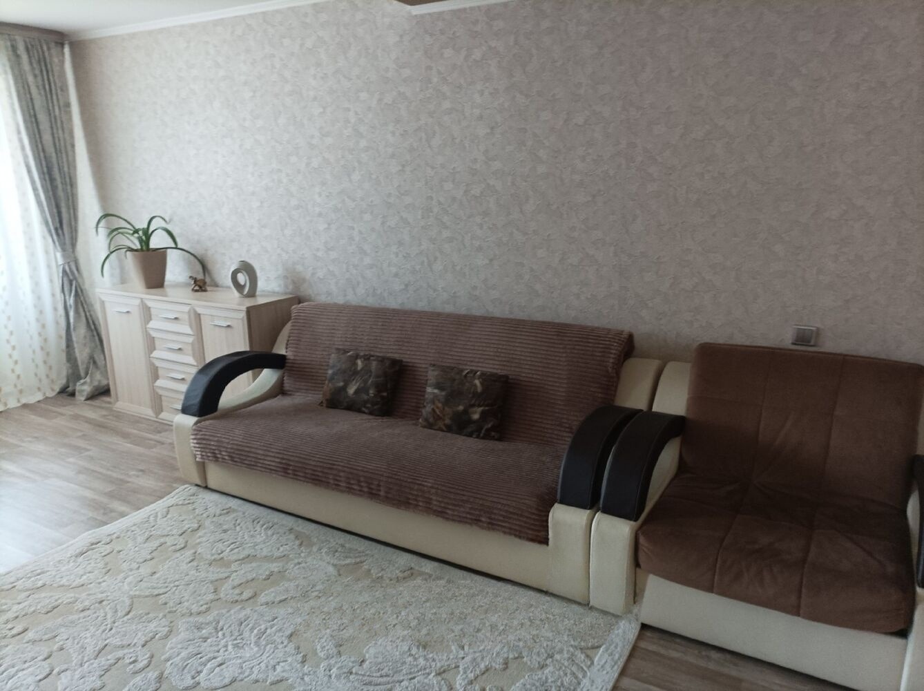 Сдам квартиру, 2 комнаты, брежневка, 60 м², этаж: 2/5