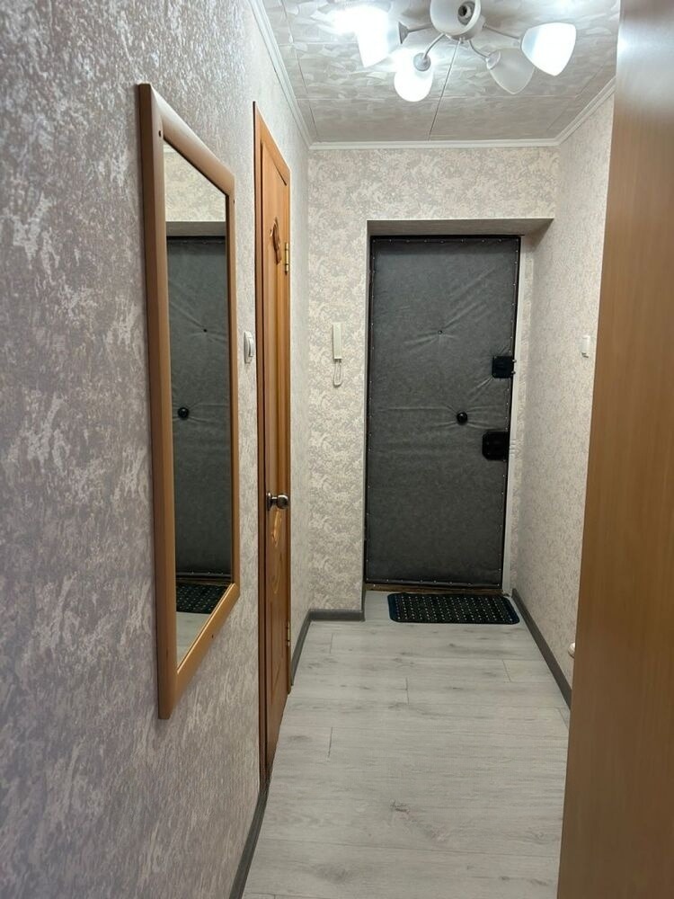 Сдам квартиру, 1 комната, 30 м², этаж: 1/9