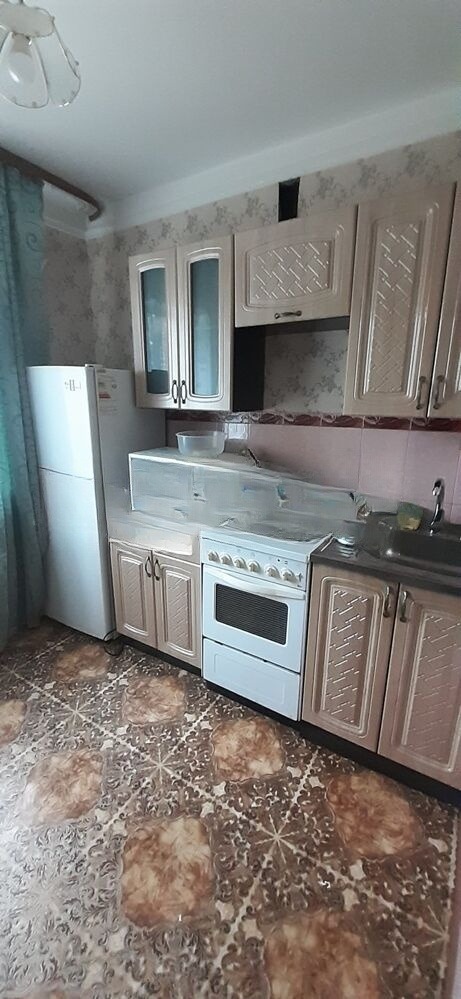 Сдам квартиру, 2 комнаты, брежневка, 46 м², этаж: 1/5