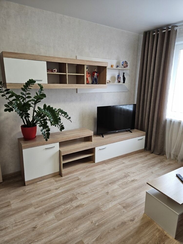 Сдам квартиру, 2 комнаты, 57 м², этаж: 4/10