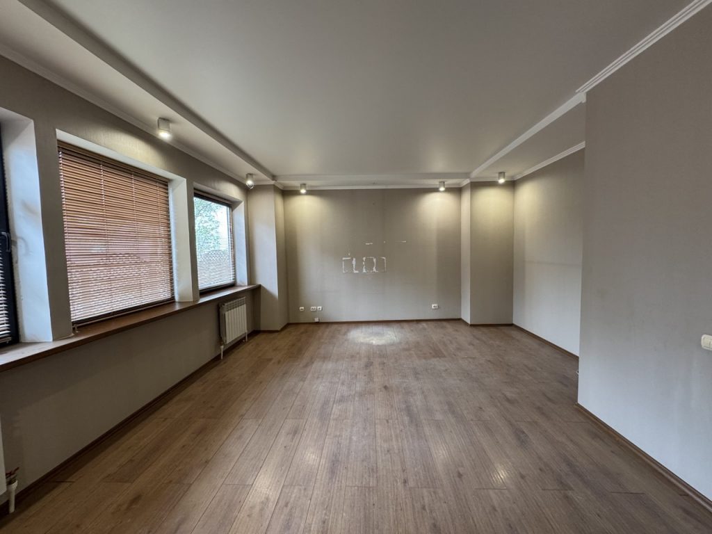 Просторное, солнечное помещение для успешного бизнеса!