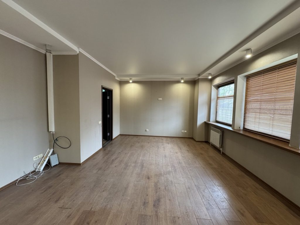 Просторное, солнечное помещение для успешного бизнеса!