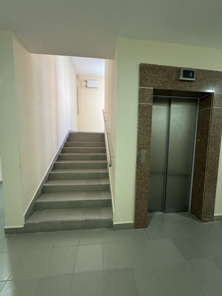 Солнечная и уютная квартира.